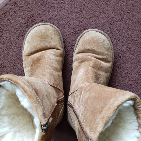 UGG ROSLYNN S/N 1889 Boots in Chestnut - Picture 7 of 7